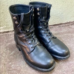 Frye woman’s sz 8.5 engineer combat boots (rare) Italian leather…